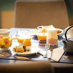 Mercure La Corderie Royale 4*