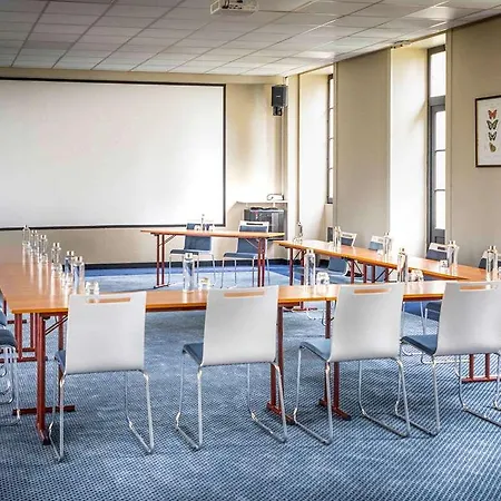 Mercure La Corderie Royale Hotel 4*