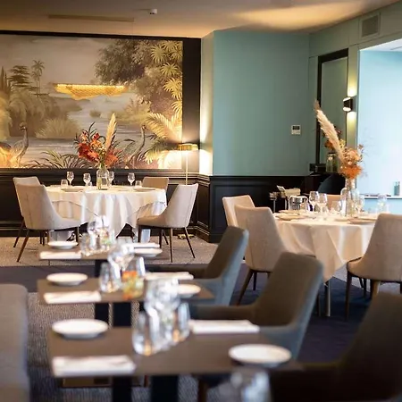 Mercure La Corderie Royale 4*