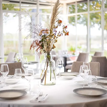 Mercure La Corderie Royale Hotel 4*