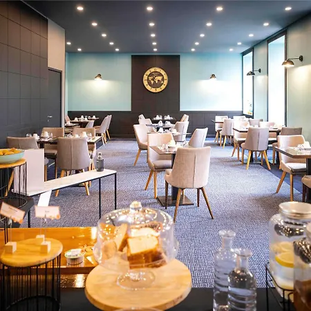 Mercure La Corderie Royale Hotel 4*