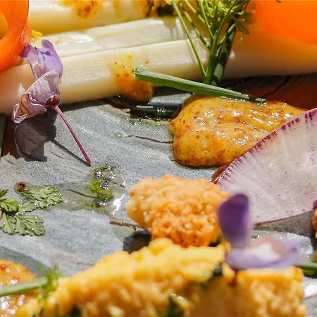 Hotel Mercure La Corderie Royale 4*