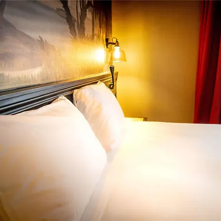 Mercure La Corderie Royale Hotell 4*