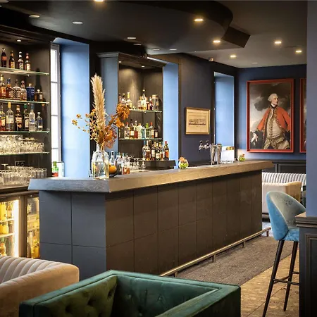 Mercure La Corderie Royale Hotell 4*