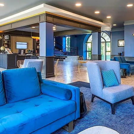 Mercure La Corderie Royale Hotel 4*