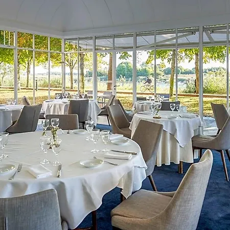 Mercure La Corderie Royale 4*