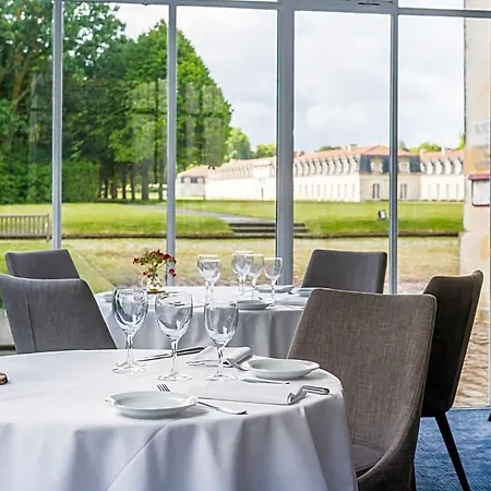 Mercure La Corderie Royale Hotel 4*