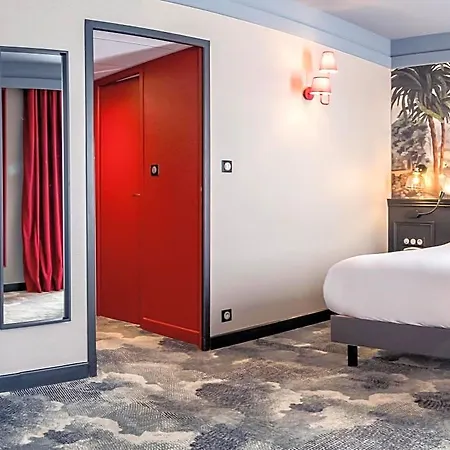 Hotel Mercure La Corderie Royale 4*