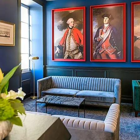 Mercure La Corderie Royale 4*