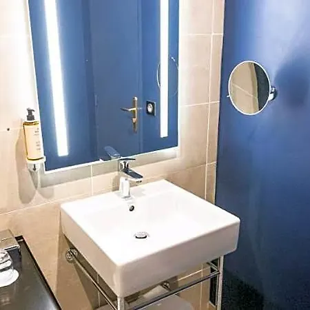 Hotel Mercure La Corderie Royale 4*