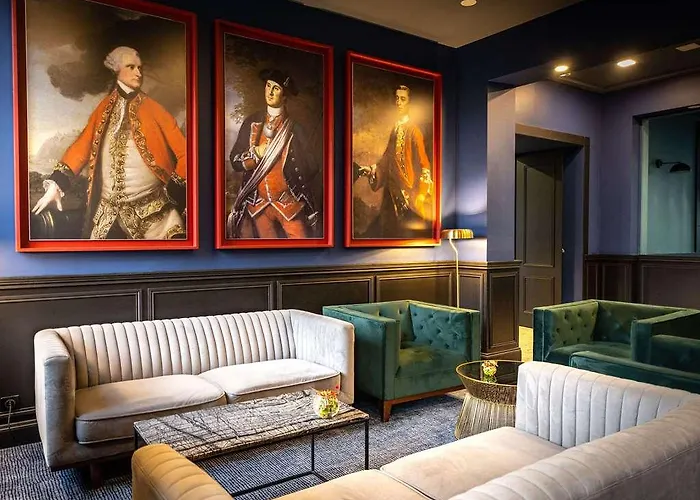 Mercure La Corderie Royale 4*