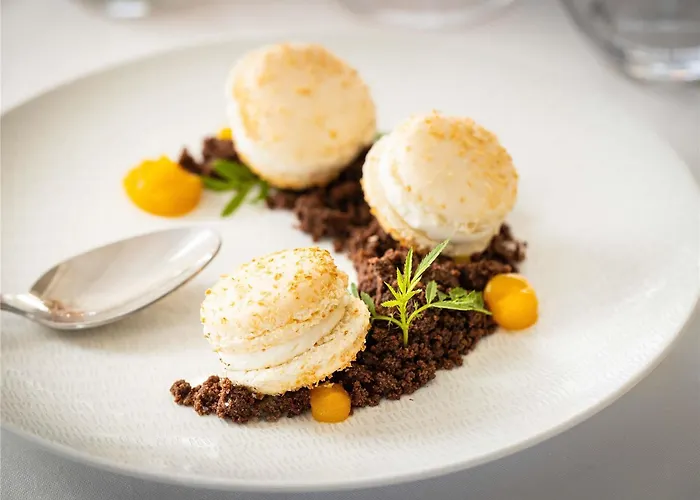 Mercure La Corderie Royale Hotel 4*