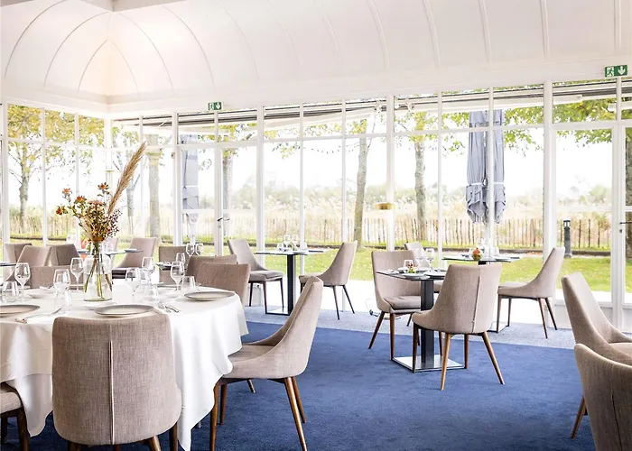 Hotel Mercure La Corderie Royale 4*