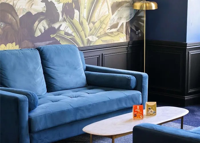 Mercure La Corderie Royale 4*