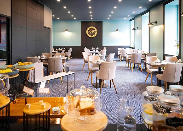 Mercure La Corderie Royale Hotel 4*