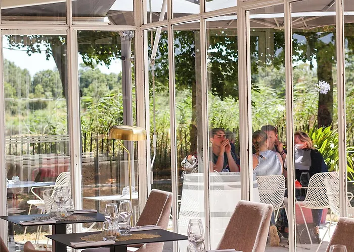 Hotel Mercure La Corderie Royale 4*