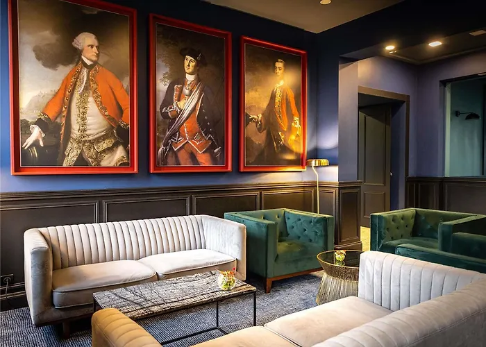 Mercure La Corderie Royale Hotel 4*